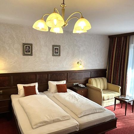Hotel-Restaurant Batzenhaeusl Innsbruck Exteriör bild