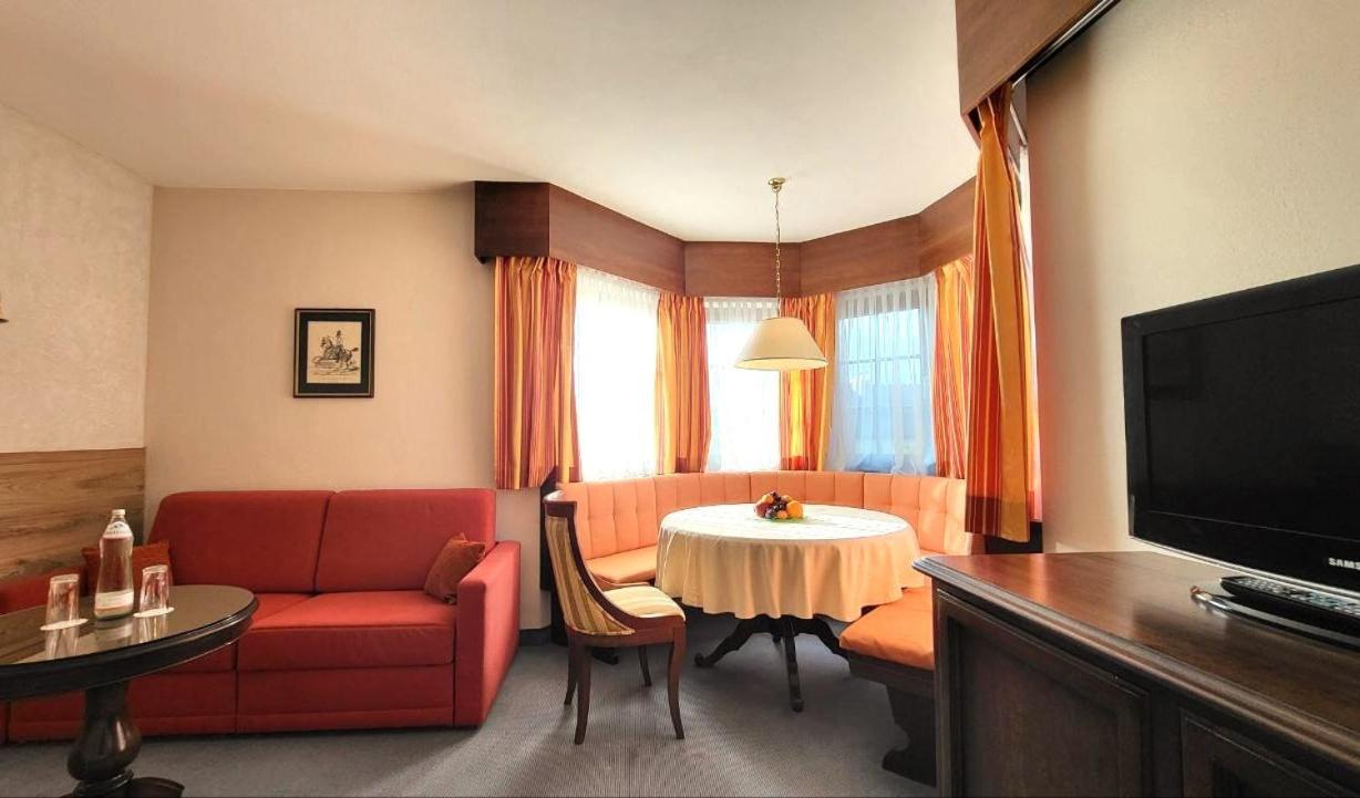 Hotel-Restaurant Batzenhaeusl Innsbruck Exteriör bild