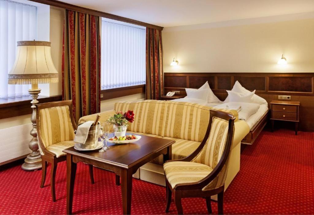 Hotel-Restaurant Batzenhaeusl Innsbruck Exteriör bild
