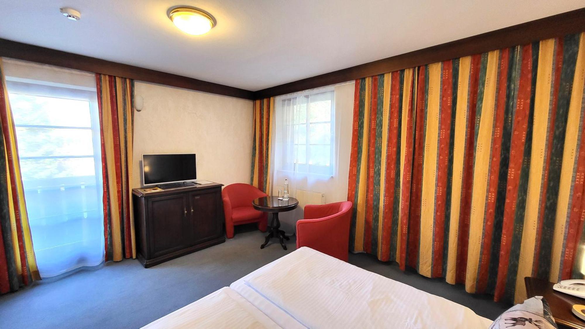 Hotel-Restaurant Batzenhaeusl Innsbruck Exteriör bild