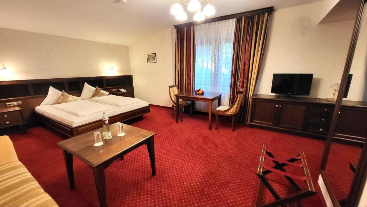 Hotel-Restaurant Batzenhaeusl Innsbruck Exteriör bild